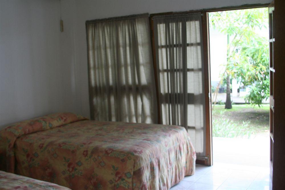 Pure Oasis Resort Negril Exterior photo