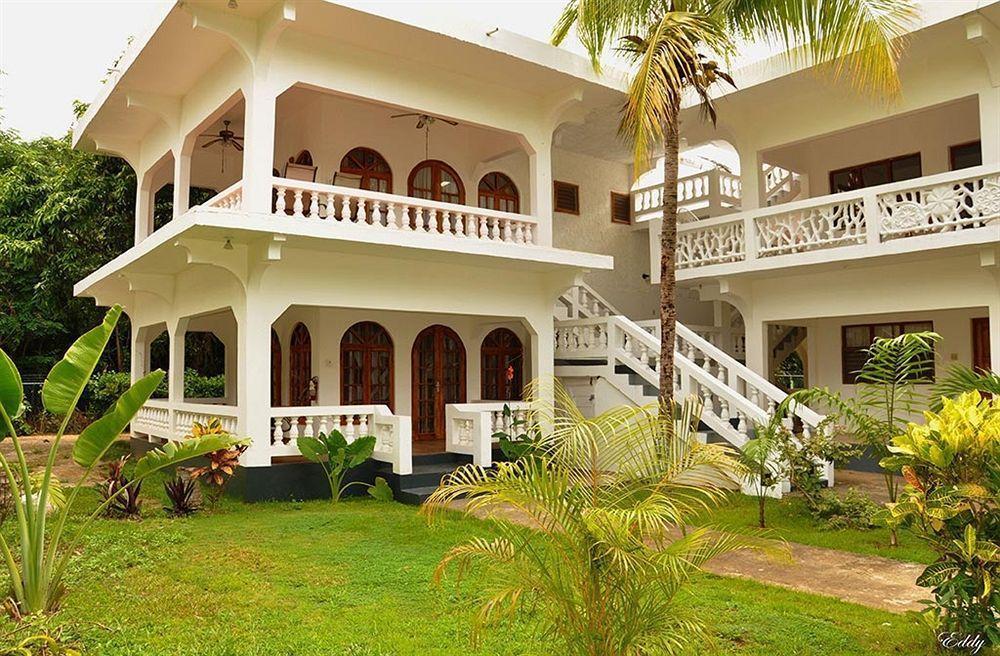 Pure Oasis Resort Negril Exterior photo