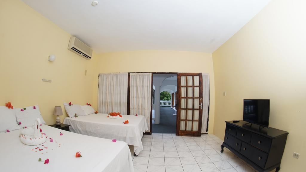 Pure Oasis Resort Negril Exterior photo